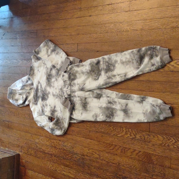 Girls 7/8 clothing Bundle - Picture 1 of 13